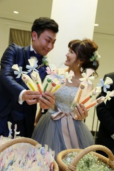 新潟市結婚式場　ブレストン　動物　森　ナチュラル　ウェディングケーキ　オールドカー　シトロエン　ゲスト参加型