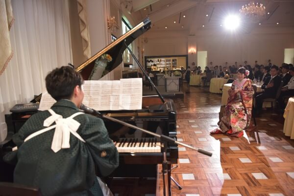 新潟市結婚式場　ブレストン　アメフト　アメフトウェディング　向日葵　ヒマワリ　ピアノ　サプライズ　ウェディングケーキ