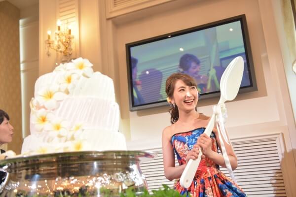新潟市結婚式場　ブレストン　ウェディングケーキ　リゾート　LEDキャンドル　プルメリア
