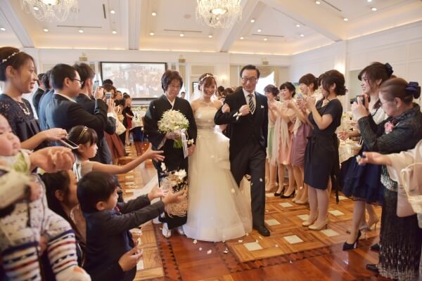 新潟市結婚式場　ブレストン　バージンロード　プルメリア　中座　エスコート