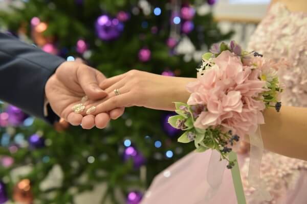 新潟市結婚式場　ブレストン　キャンプ　アウトドア　キャンプウェディング　アウトドアウェディング　ビビンバ　日本酒　ビュッフェ　テント