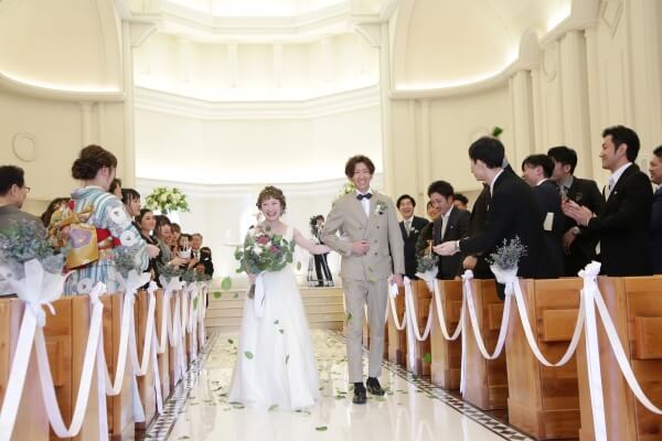 新潟市結婚式場　ブレストン　ナチュラルウェディング　ドライフラワー　リーフシャワー　リングボーイ　フラワーガール　フラワーシャワー　ウェルカムパーティ　チャペル　ウェイティングスペース　受付　お菓子まき