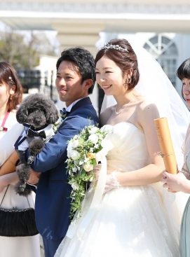 新潟市結婚式場　ブレストン　ウェルカムグッズ　ウェルカムアイテム　ウッドブロック　ドレス色当てクイズ　リングピロー　ウェルカムドッグ　リングガール　トレーンベアラ　フラッグボーイ　フラッグガール　ぽんぽんシャワー　アフターセレモニー　インスタントカメラ　ひまわり　テーブルフラワー　ロゼット　プロフィールブック