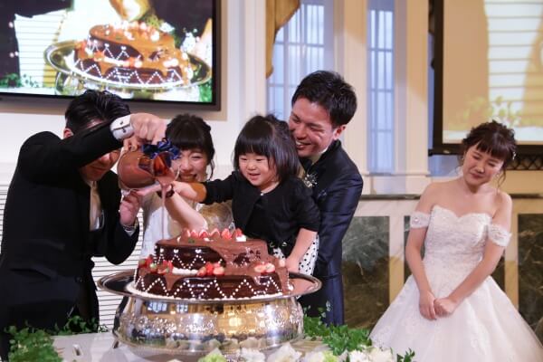 新潟市結婚式場　ブレストン　チョコレートケーキ　ドリップケーキ　テラス　テラス入場　お色直し入場　ダンス　グレイテスト　打上花火　　トリコダンス