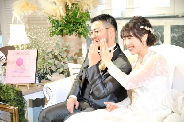 新潟市結婚式場　ブレストン　ナチュラル　カジュアル　高砂ソファ　写真