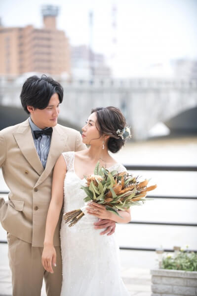 新潟市結婚式場　ブレストン　ナチュラルウェディング　前撮り　アースカラー　ニュアンスカラー　ウェディングドレス　カラードレス　和装　タキシード　オシャレ　萬代橋　バスケットボール