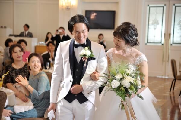 新潟市結婚式場　ブレストン　ナチュラル　ラスティック　ウェディング　カジュアル　自然　グリーン　素朴　アットホーム　ウェディングパーティ　ビアサーブ　ウェディングケーキ　デッサン　ガーデン　十日町