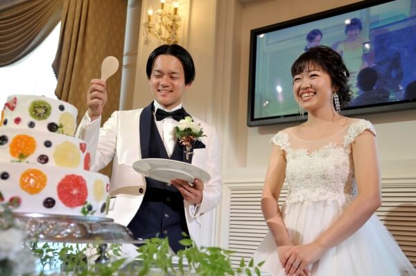 新潟市結婚式場　ブレストン　ナチュラル　ラスティック　ウェディング　カジュアル　自然　グリーン　素朴　アットホーム　ウェディングパーティ　ビアサーブ　ウェディングケーキ　デッサン　ガーデン　十日町