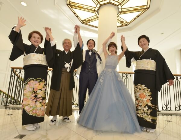 新潟市結婚式場　ブレストン　ナチュラル　ラスティック　ウェディング　カジュアル　自然　グリーン　素朴　アットホーム　ウェディングパーティ　ビアサーブ　ウェディングケーキ　デッサン　ガーデン　十日町　お色直し　テーブルラウンド