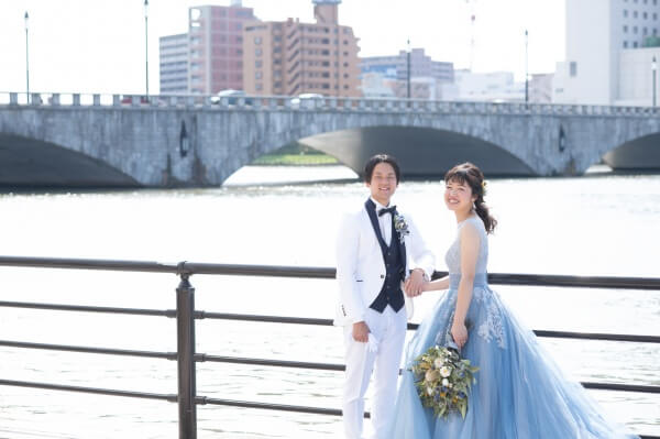 新潟市結婚式場　ブレストン　ナチュラル　ラスティック　ウェディング　カジュアル　自然　グリーン　素朴　アットホーム　ウェディングパーティ　ビアサーブ　ウェディングケーキ　デッサン　ガーデン　十日町　お色直し　テーブルラウンド