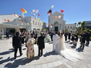 ２人の仲よし感伝わる❤At Home Wedding!!【Chapel Ceremony】