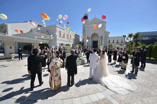 ２人の仲よし感伝わる❤At Home Wedding!!【Chapel Ceremony】