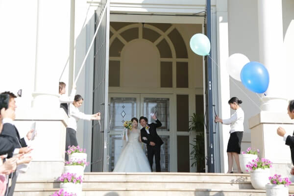 新潟市結婚式場　ブレストン　夏　サマーウェディング　ひまわり　カメラマン　カメラ　写真　ひまわり畑　ひまわり　ブーケ　チャペル式　バルーンリリース　アフターセレモニー　コンフェッティ　フラワーシャワー