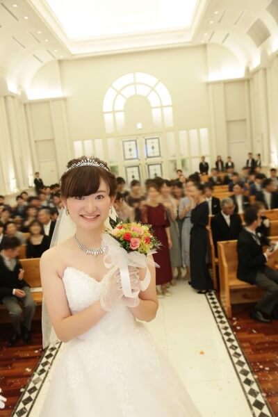 新潟市結婚式場　ブレストン　大人可愛い　おしゃれ　ニュアンスカラー　くすみカラー　オシャレ　フォント　チャペル式　リボンシャワー　コンフェッティ　フラワーシャワー　アフターセレモニー　ベールダウン　バージンロード　ブーケトス　ブロッコリートス