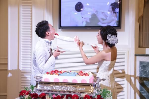 新潟市結婚式場　ブレストン　ウェディングパーティ　披露宴のみ　あかりば　AKARIBA　加茂市　神前式　ドレス色当てクイズ　ウェディングケーキ　目入れ