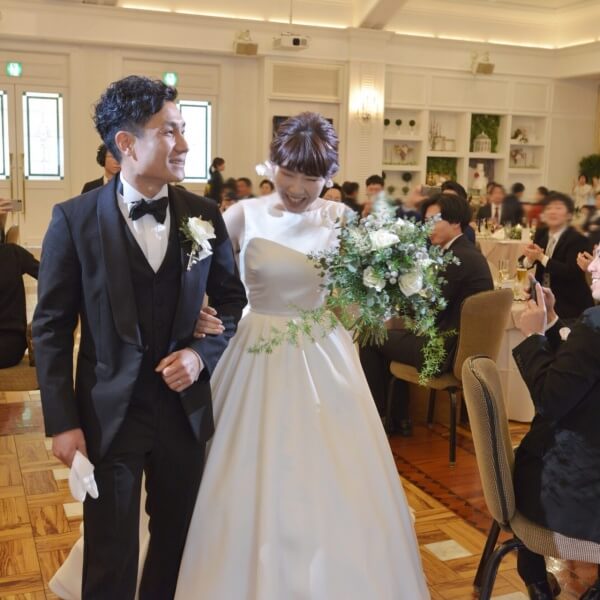 新潟市結婚式場　ブレストン　ナチュラル　ウェディング　グリーン　ハーブ　ブーケ　オリーブ　カジュアル　ウェディングケーキ　植樹セレモニー　チャペル式　バスケ　野球　フリースロー　ロードバイク　リーフシャワー　演出　佐渡　酒