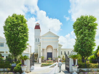 【GWフェア4/18～スタート】＼豪華特典★黒毛和牛試食／白亜チャペル×緑溢れるガーデン付邸宅×プライベートウェディング体験