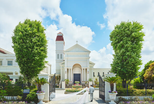 【GWフェア4/18～スタート】＼豪華特典★黒毛和牛試食／白亜チャペル×緑溢れるガーデン付邸宅×プライベートウェディング体験